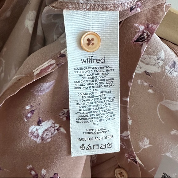 NWT Aritzia Patterned Naomi Blouse - Picture 3 of 5